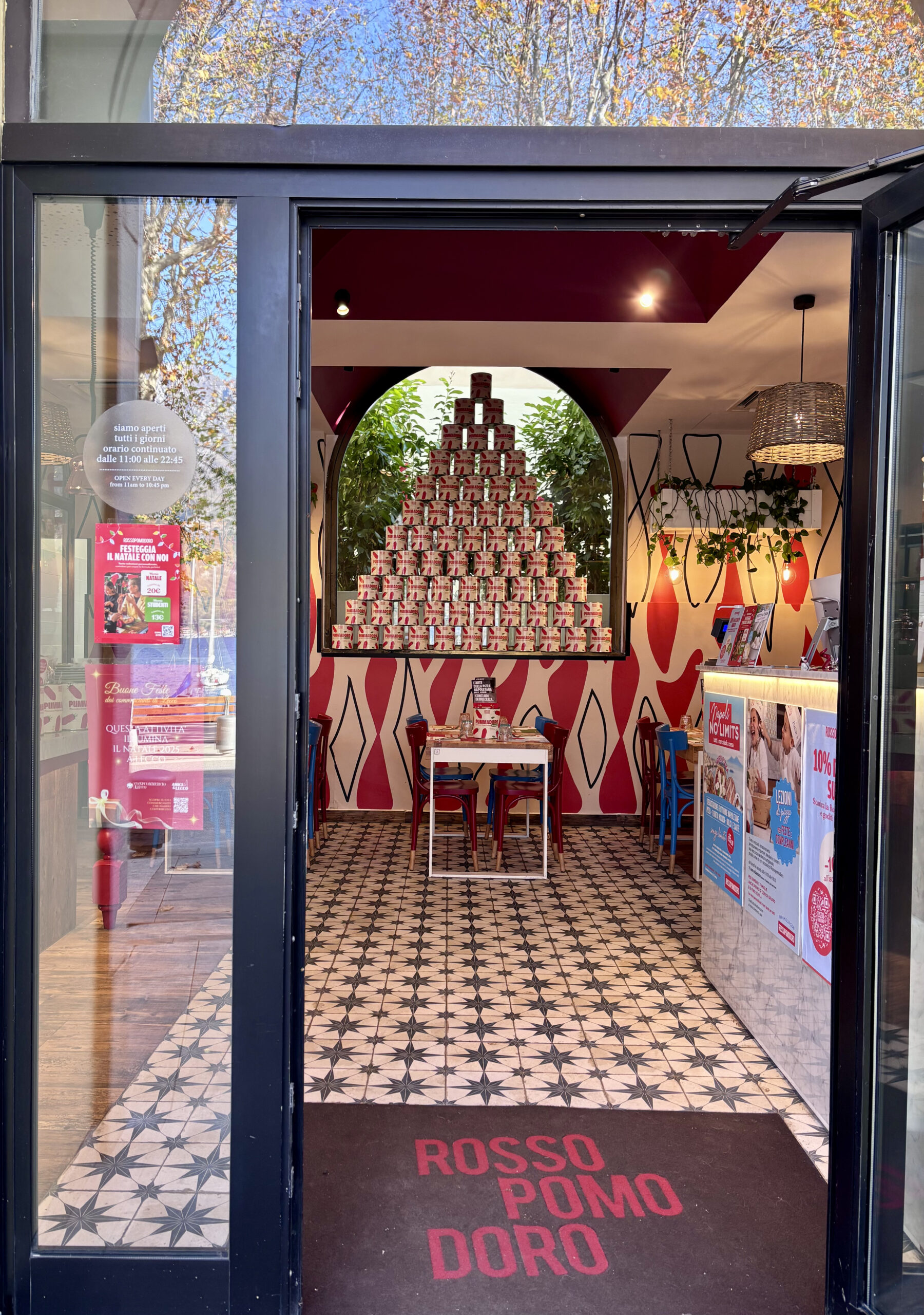 ROSSOPOMODORO_LUNGOLARIO